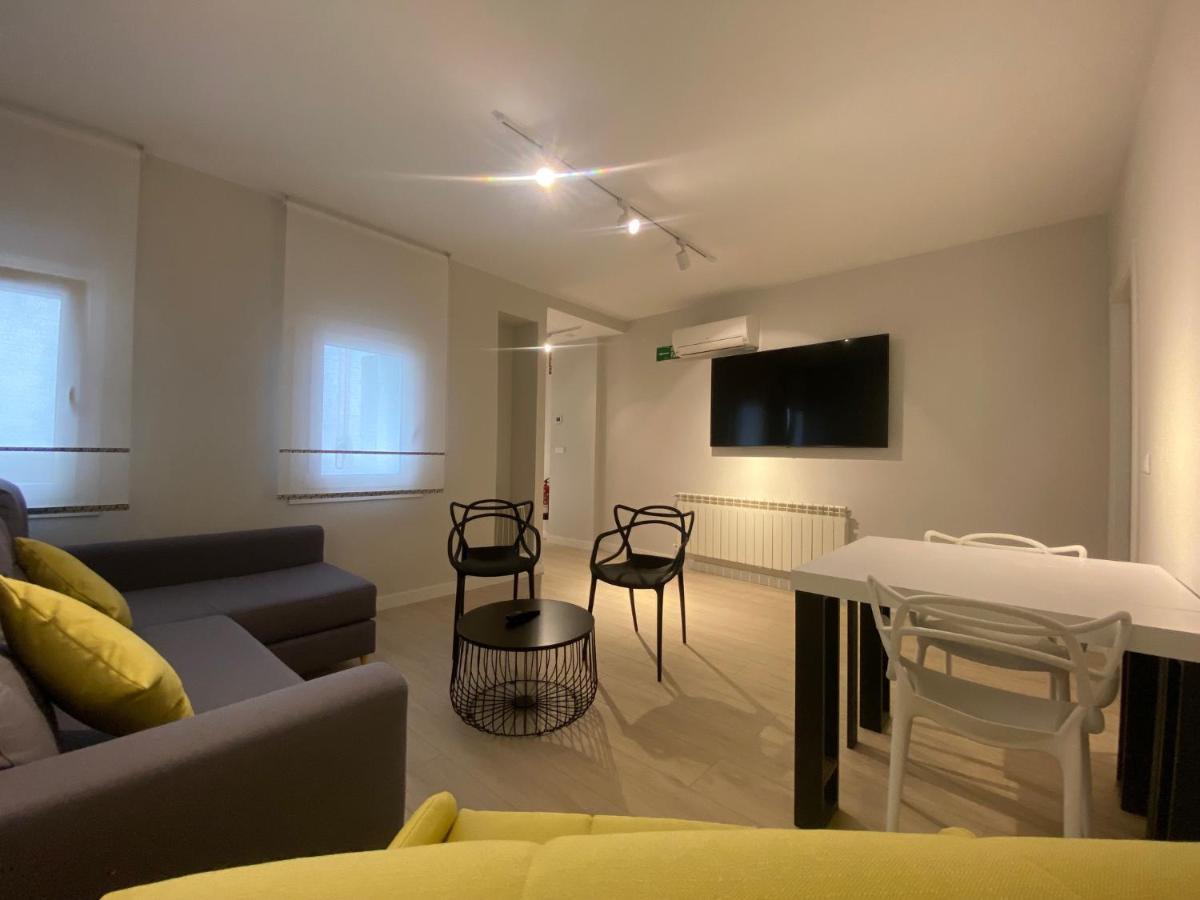 Apartamentos La Flora Burgos Todos Con Aire Acondicionado Y Ascensor Εξωτερικό φωτογραφία