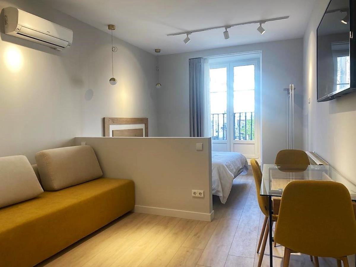 Apartamentos La Flora Burgos Todos Con Aire Acondicionado Y Ascensor Εξωτερικό φωτογραφία